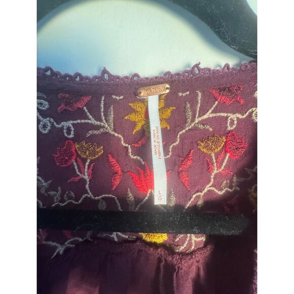 Free Poeple Women’s Ava 
Embroidered Pull Over V Neck Blouse Size Large - Picture 6 of 12
